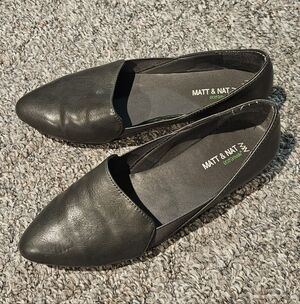 Matt And Nat Flats Size 37